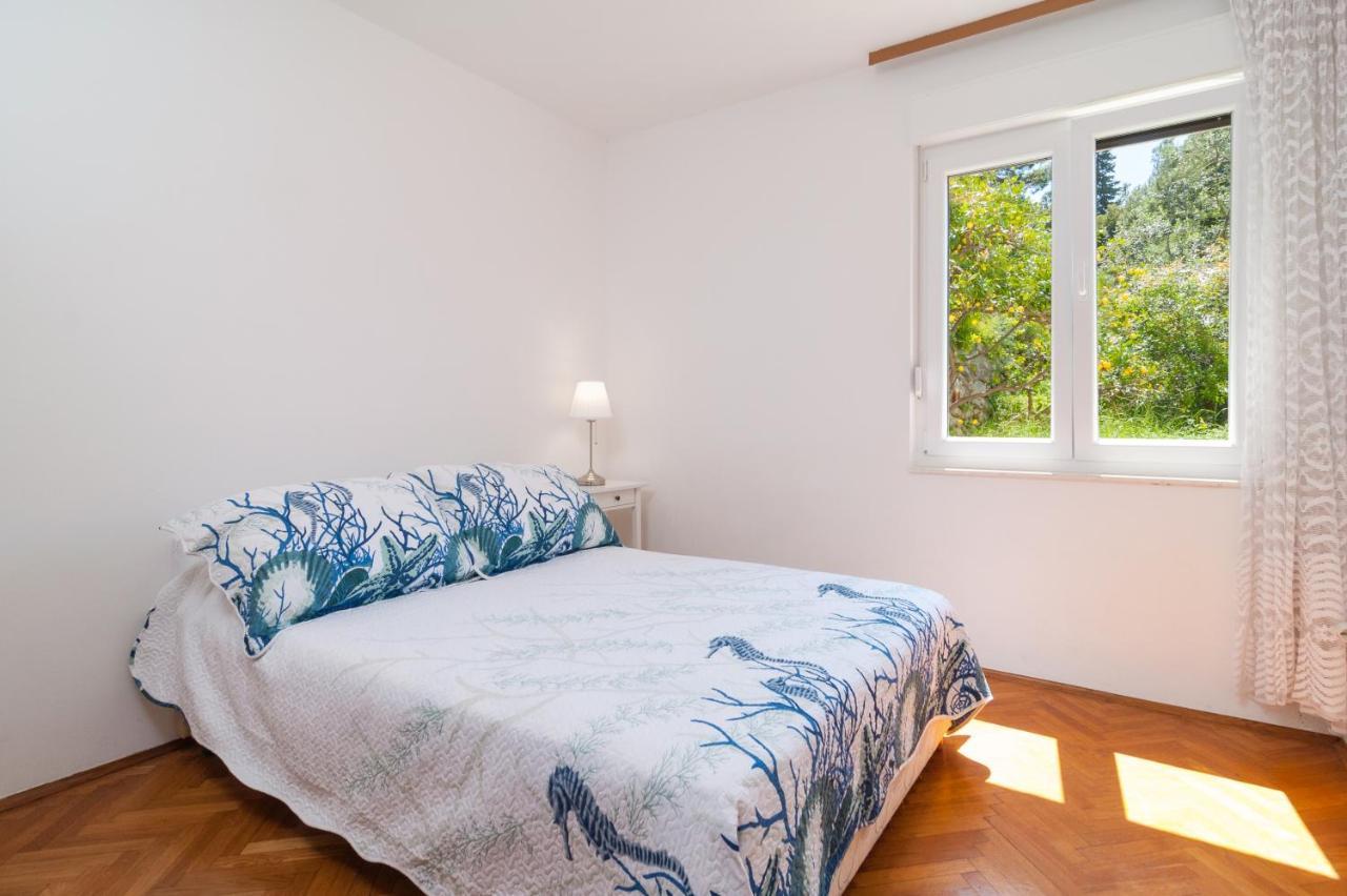 Apartment Victoria Оміш Екстер'єр фото