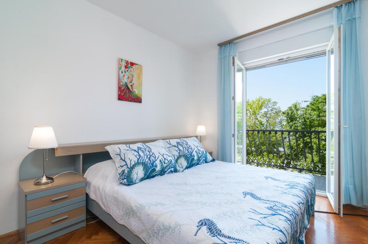 Apartment Victoria Оміш Екстер'єр фото
